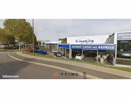 local commercial 1800 m² buchelay
