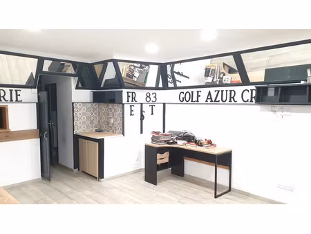 vente locaux professionnels 2 pièces 42 m² à le luc (83340)  35 000 €