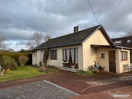 ensemble de deux maisons sur une seule propriété le tout bâti sur env 850 m2
