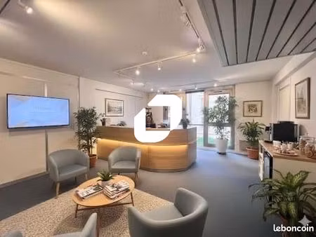 bureau 380 m²