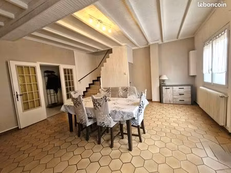 maison 5 pièces 136 m²