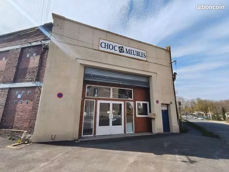 local commercial : entrepôt et bureau 800m2
