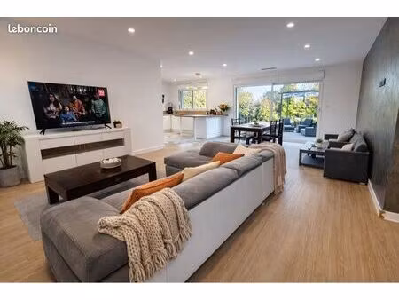 maison 110m² • 3 ch + suite • jardin piscinable • parking x5 • calme centre