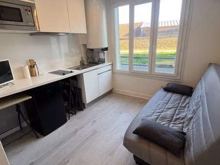 studio meublé refait à neuf secteur centre-ville cathédrale