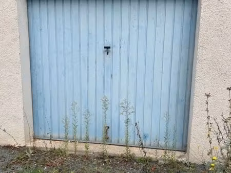 parking/box 13 m² poitiers