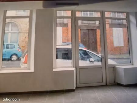 local professionnel ou commercial 65 m²