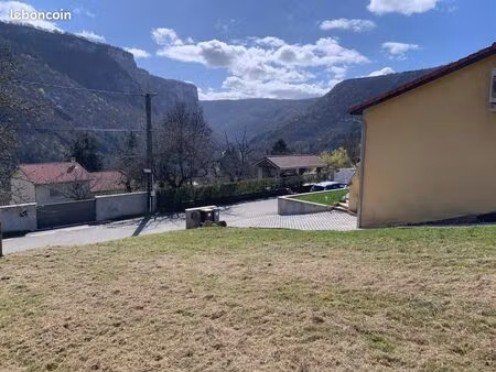 vend terrain constructible 605 m2