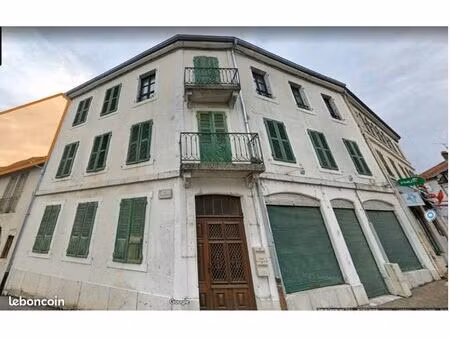 local commercial 80 m² – centre châtillon-en-michaille – vitrine  parking
