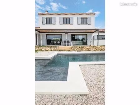 maison 5 pièces 136 m²