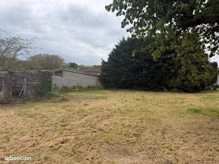 terrain 768 m² montluel
