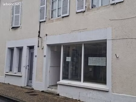 location local commercial lussac les châteaux (86320)