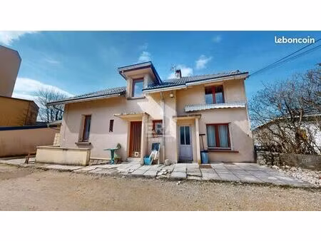 maison 15 pièces 212 m²