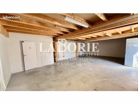 atelier 129 m² avignon