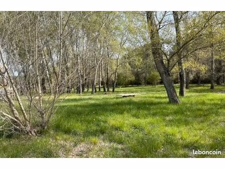 terrain 943 m² salernes