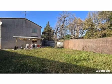 hauts de boulouris – grand t4 106 m²  dernier étage  balcon sud  stationnement et jardin