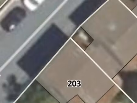 maison a rénover entièrement 132 m2 terrain