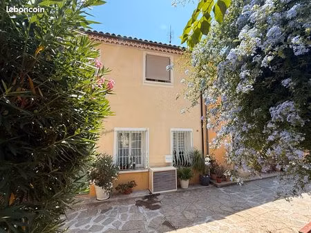 maison de village
