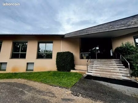 bureaux 963 m²