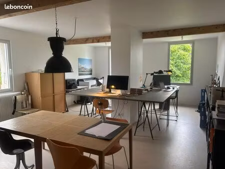 bureau lumineux et calme 40 m2 segny (01170)- proche genève