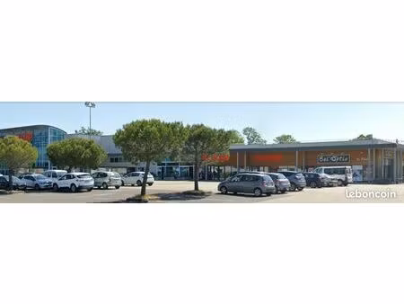 commerce 194 m²