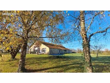 propriété 4 pièces 630 m²