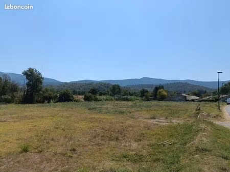 terrain 601 m² pignans