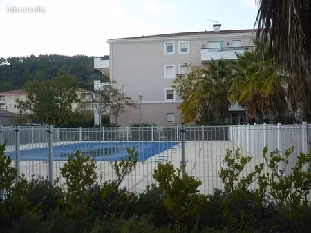 appartement résidentiel avec piscine