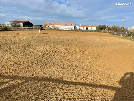 maison avec installations équestres sur 8 hectares