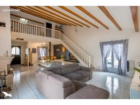 pavillon 5 pièces 143 m²