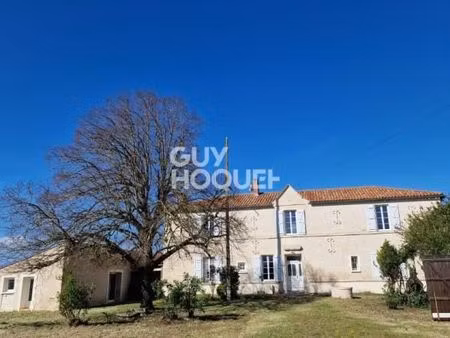 maison 5 pièces 230 m²