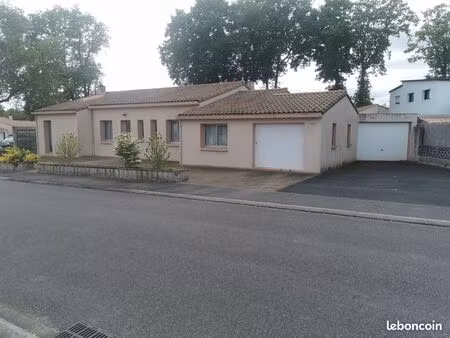 plain pied centre st hilaire de loulay