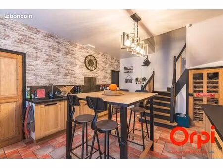 maison 6 pièces 199 m²