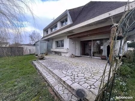 maison 5 pièces 163 m²