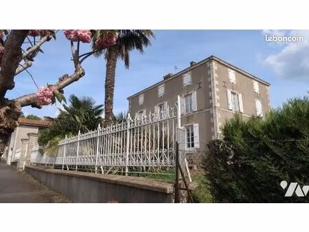 maison 370 m² la chataigneraie