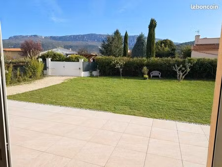 villa de plain-pied 96 m²  3 pièces sur nans-les-pins