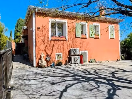maison frejus centre  garage  jardin ..+1 studio
