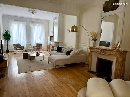 maison bourgeoise secteur champs elysées avec 5 chambres et jardin
