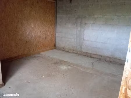 hangar 13 m² le fenouiller