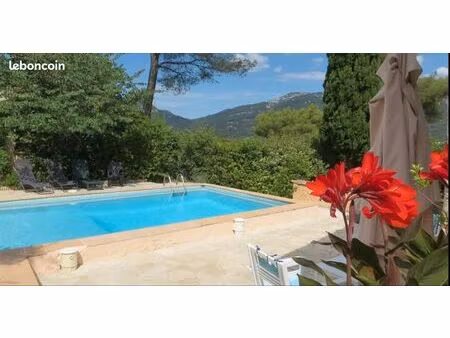 superbe villa familiale-piscine sans vis-à-vis- vue dégagée