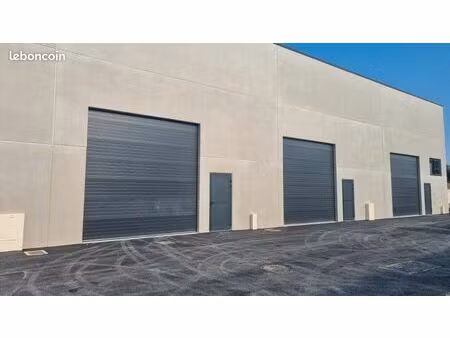entrepôt 183 m² à montauroux
