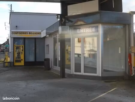 location local commercial