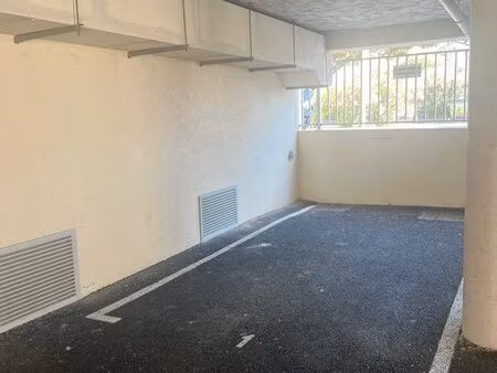 parking couvert résidence sécurisée