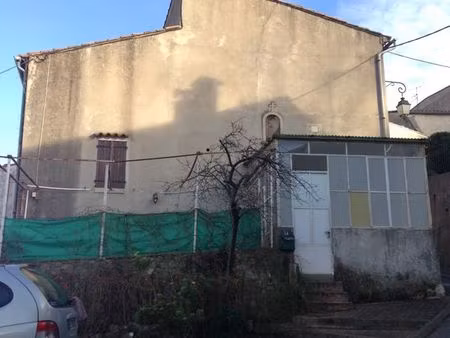 maison cuers f4 jardinet