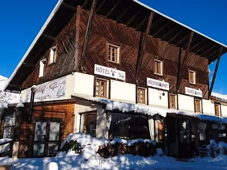 murs hotel au pied des pistes allos