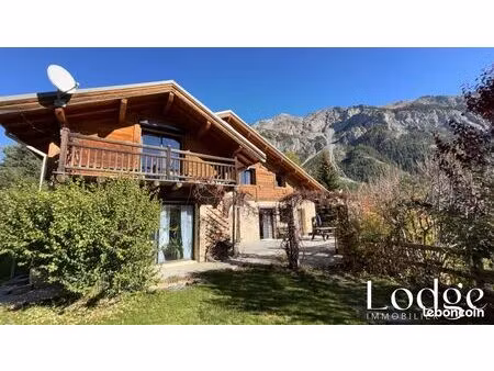 chalet 8 pièces 320 m²