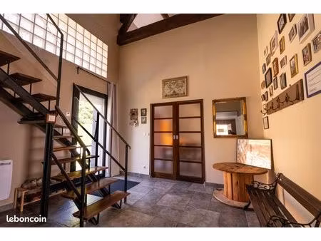 maison 7 pièces 196 m²