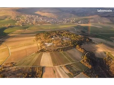 terrain constructible avec vue 360° - 15 ha + 4 500 m² bâti existant – projet touristique 
