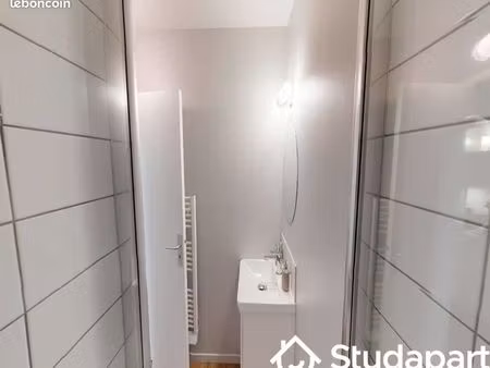 chambre 1 pièce 12 m²