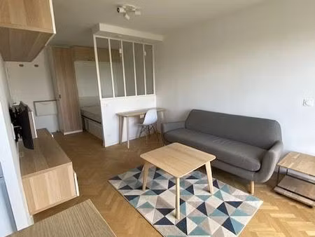 studio meublé 29 m2 avec parking et cave