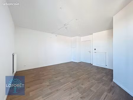 studio 1 pièce 28 m²